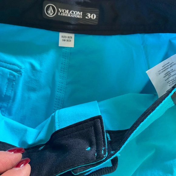 Volcom Boys Board Shorts Swim Suit Pockets Solid Blue size 20 NEW - Picture 5 of 10